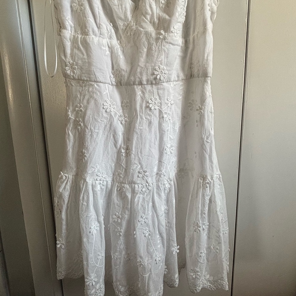Francesca's Collections White Floral Midi Dress